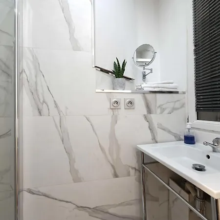 Lägenhet Fabulous Comfortable With Updated Finishes And Design Next To Champ De Mars