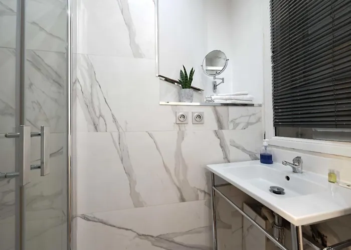 Apartman Fabulous Comfortable With Updated Finishes And Design Next To Champ De Mars
